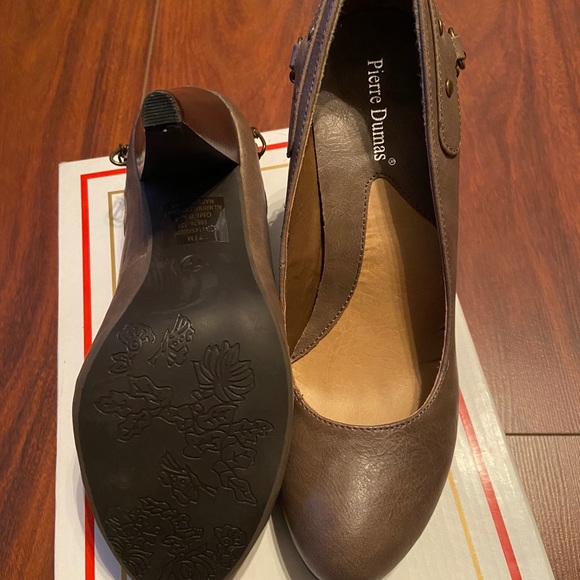 High heels - Picture 2 of 3